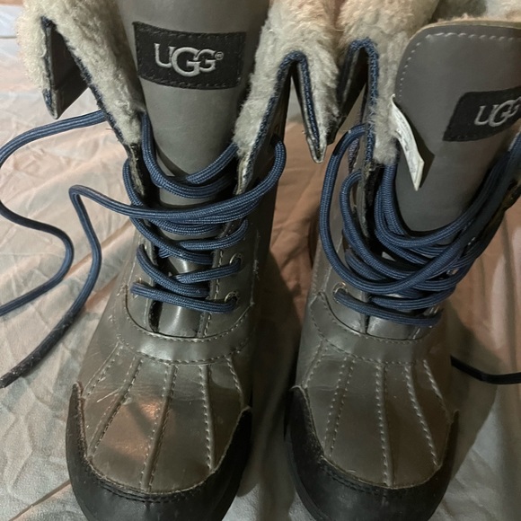 Kids Ugg boots size 3 - Picture 5 of 6